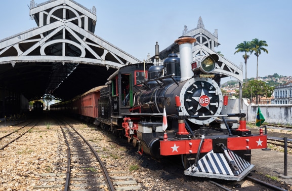 Maria-fumaça: passeios pelo Brasil em charmosas locomotivas