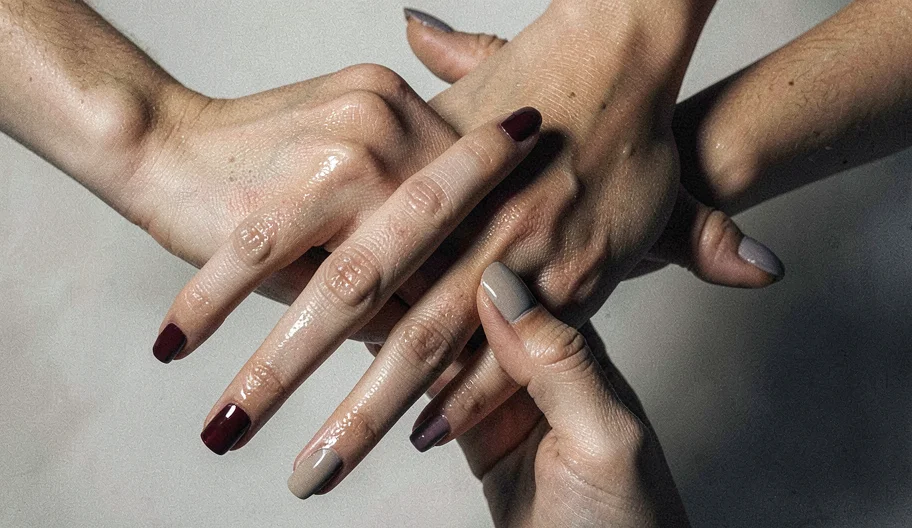 Esmaltes outono/inverno 2026: clássicos com toque moderno